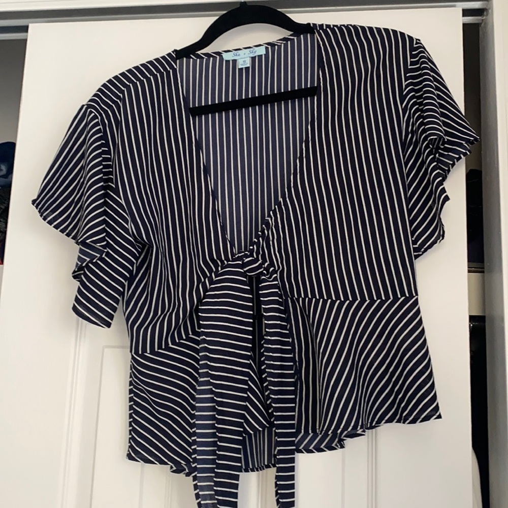 Navy middle tie stripped shirt